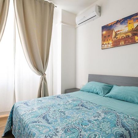 Studio 24 - Holiday & Business Apartment โบโลญญา ภายนอก รูปภาพ