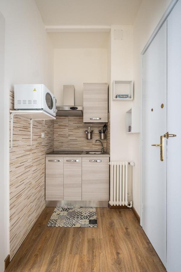 Studio 24 - Holiday & Business Apartment โบโลญญา ภายนอก รูปภาพ