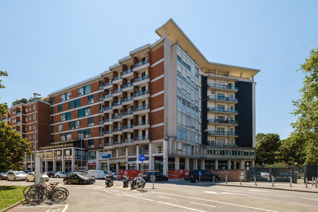 Studio 24 - Holiday & Business Apartment โบโลญญา ภายนอก รูปภาพ