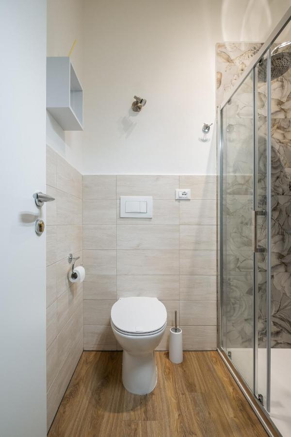 Studio 24 - Holiday & Business Apartment โบโลญญา ภายนอก รูปภาพ