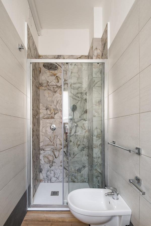 Studio 24 - Holiday & Business Apartment โบโลญญา ภายนอก รูปภาพ